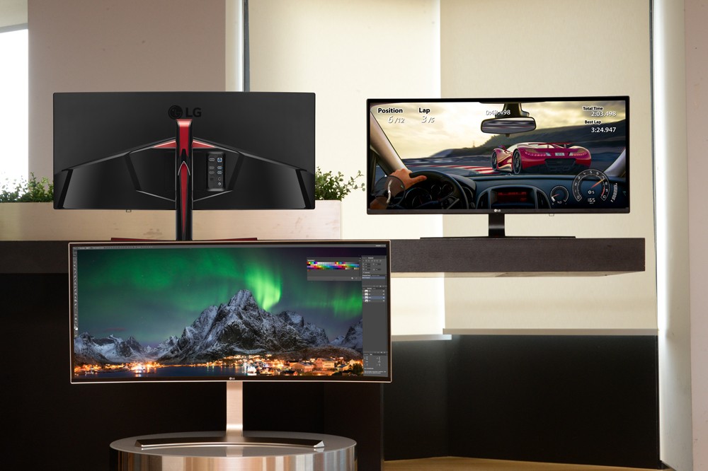 Benefits of ultrawide monitors in the workplace