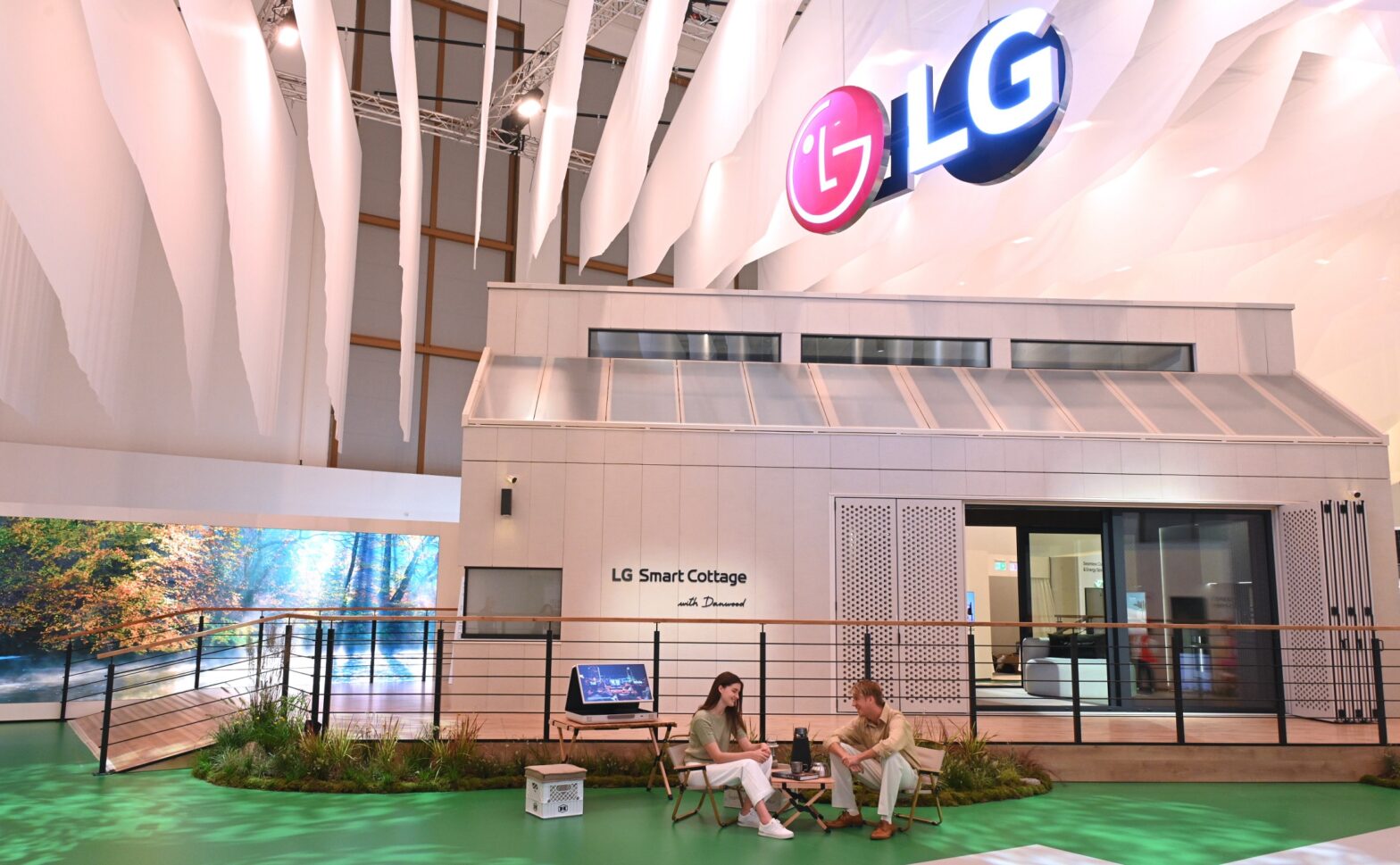 LG Delivers 'Sustainable Life, Joy for All' With Latest Home Solutions