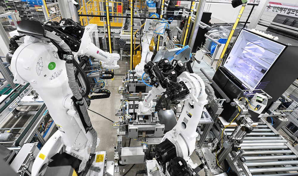A picture of the various machines busy at work in a Smart Factory